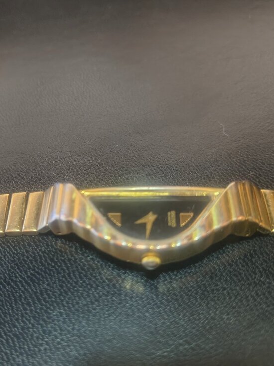 Seiko Half Moon Quartz Watch Women 1F20-5D59  Gold Band Black Dial New Bat Works